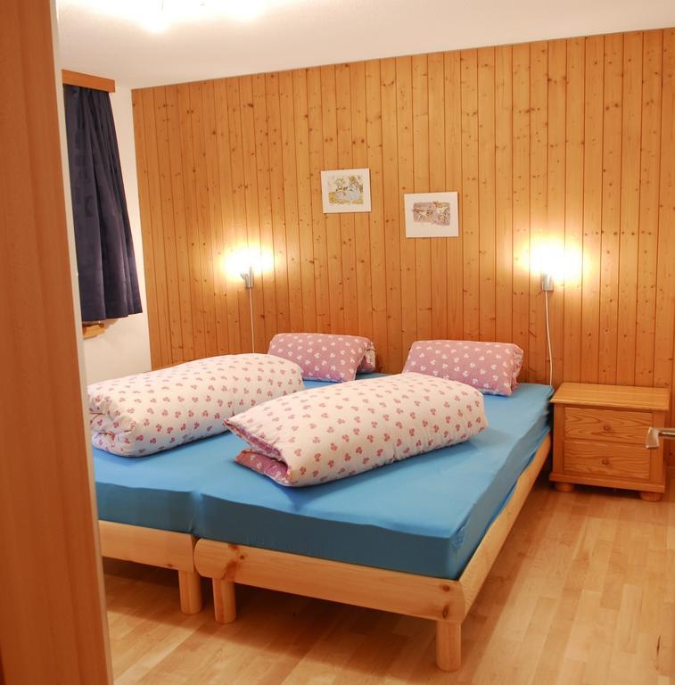 Tgesa Parde Apartman Sedrun Szoba fotó